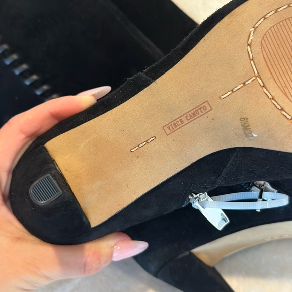 VINCE CAMUTO
Seselti Knee High Boot In Sable size 6.5 - Picture 3 of 5